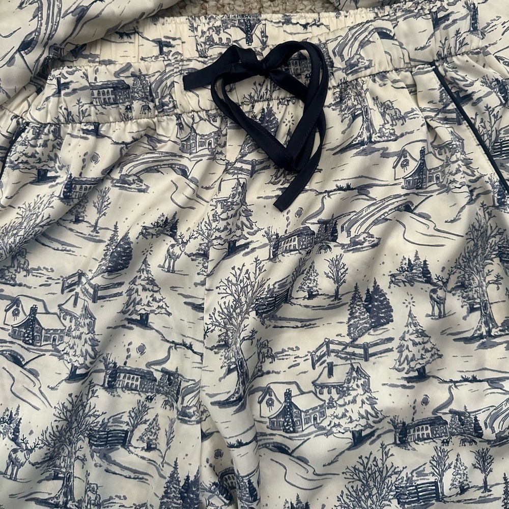 Abercrombie & Fitch Sleepwear Blue and Ivory Victorian Design Size Medium - Picture 4 of 8